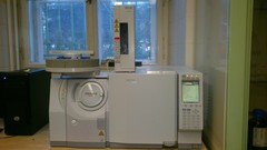 Shimadzu GCMS-QP2010SE , AOC-20 i+s automat injector